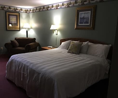 Windson Inn and Suites room detail